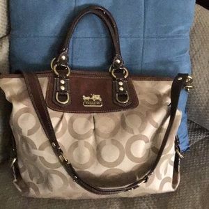 Signature Coach Bag DO969-12963